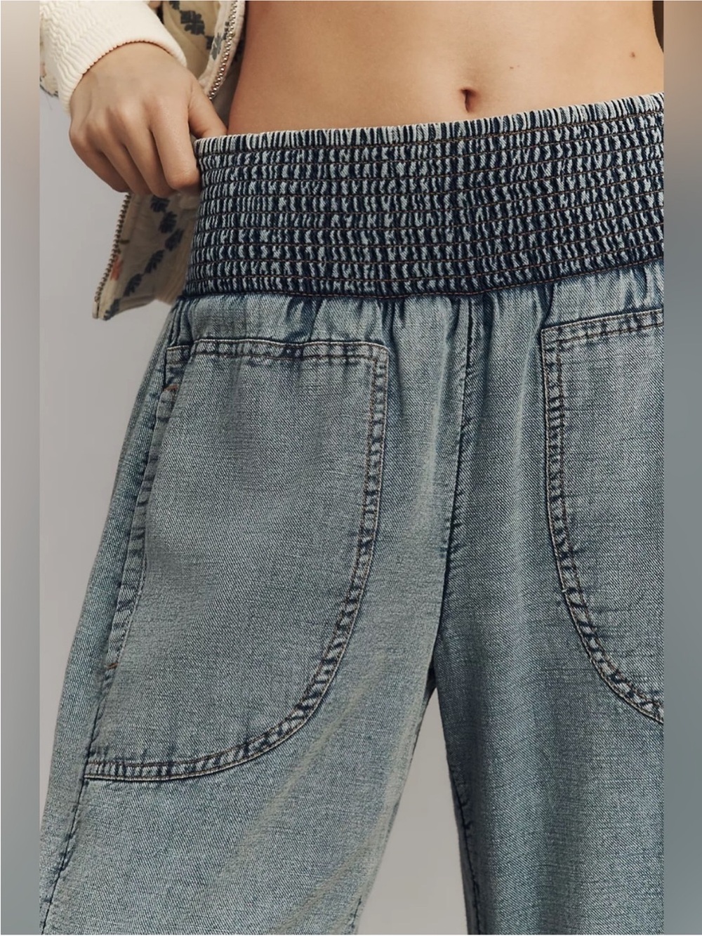 Pilcro Washed Denim Wide-Leg Smocked-Waist Pants in Faded Blue-Grey New w/Tags - Picture 4 of 4